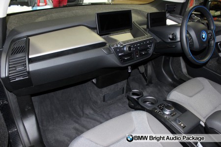 BMW i3のスピーカー交換とDSP投入の様子です