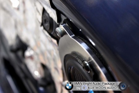 BMW6シリーズ(640i)のスピーカー交換の様子です
